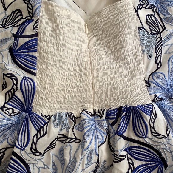 elegant embroidered dress - Picture 5 of 5